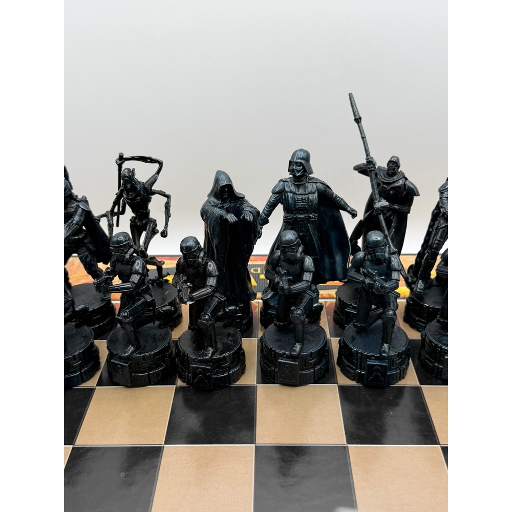Star Wars Saga Edition Chess Set 2005 Parker Brothers Complete 3D Pieces - Picture 15 of 16